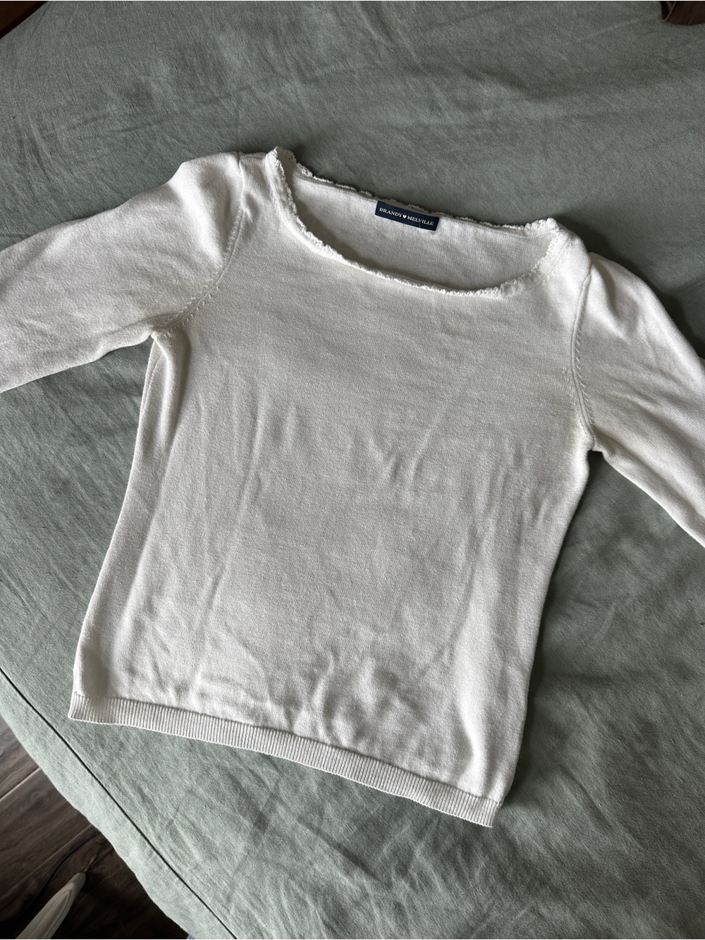 Brandy Melville Cream 3/4 Sleeve Sweater